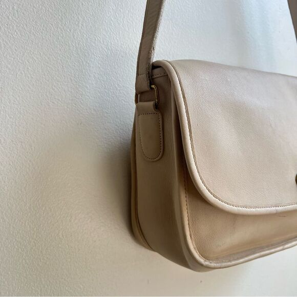 Vintage COACH City Bag Bone Leather Shoulder Crossbody Handbag - Picture 3 of 15